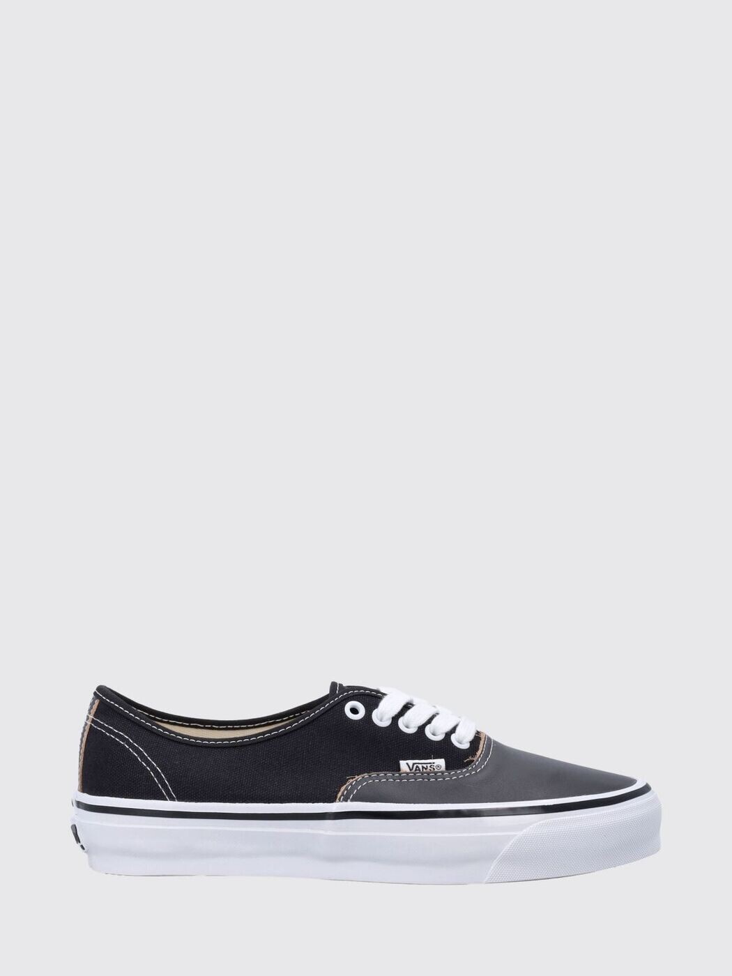 ヴァンズ VANS スニーカー メンズ 黒いこと Sneakers VN000Z3T 関税 貨物輸送無料 2026SS gi