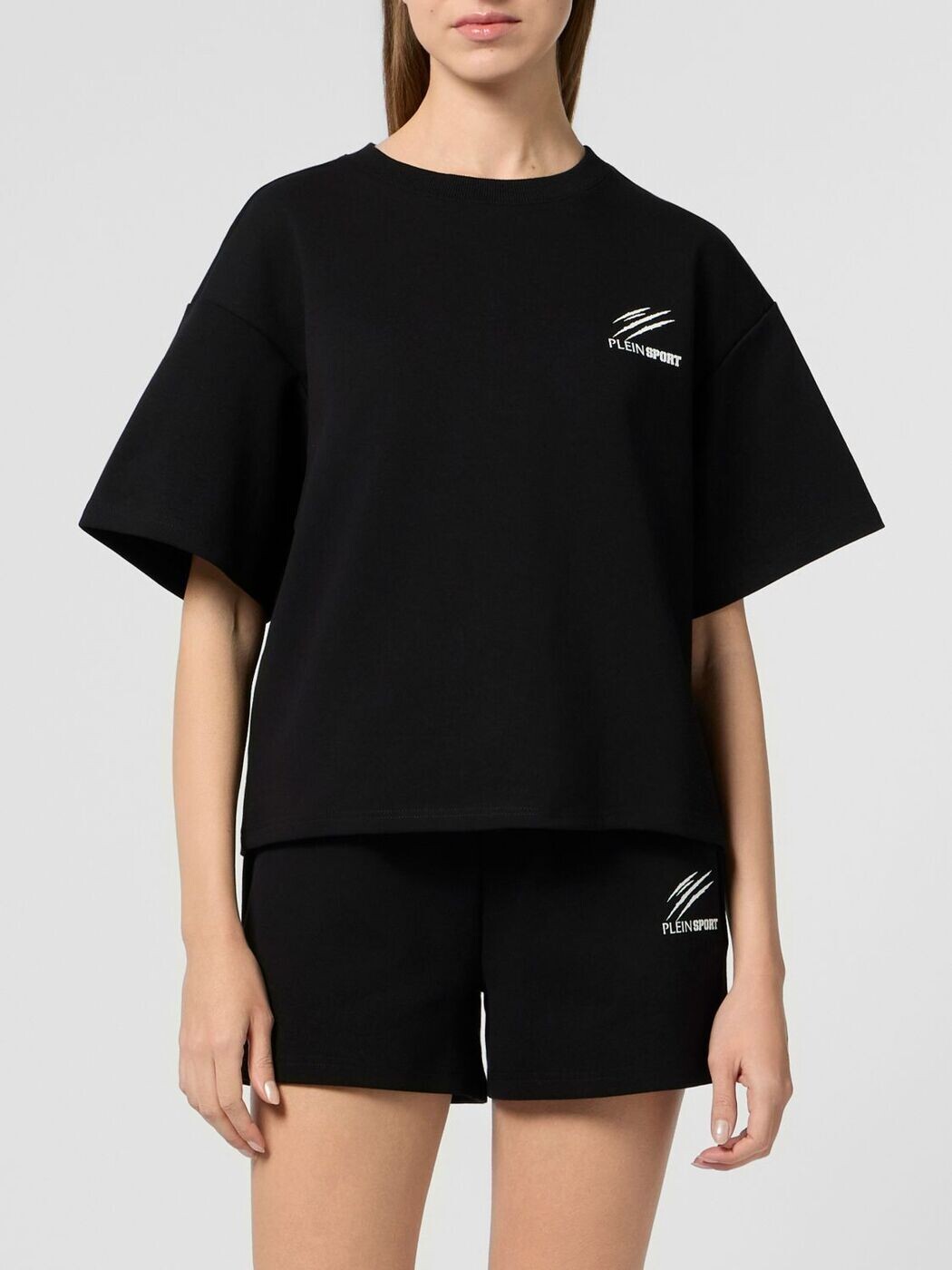 飾り気の無い・運動競技 PLEIN SPORT スポーツシャツ ティーシャツ レディース 黒いこと T-shirts and polo shirts SAFCWTK3894STE003N 関税 貨物輸送無料 2026SS gi