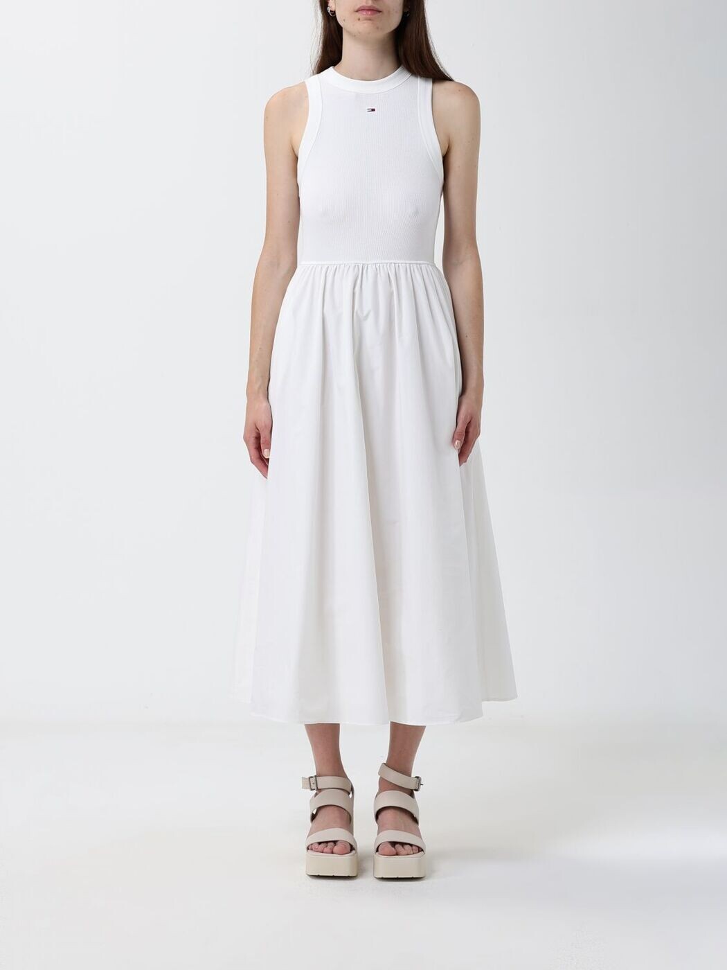 トミー デニム TOMMY JEANS 衣裳 御召しもの レディース 白いこと Dresses DW0DW22593 関税 貨物輸送無料 2026SS gi