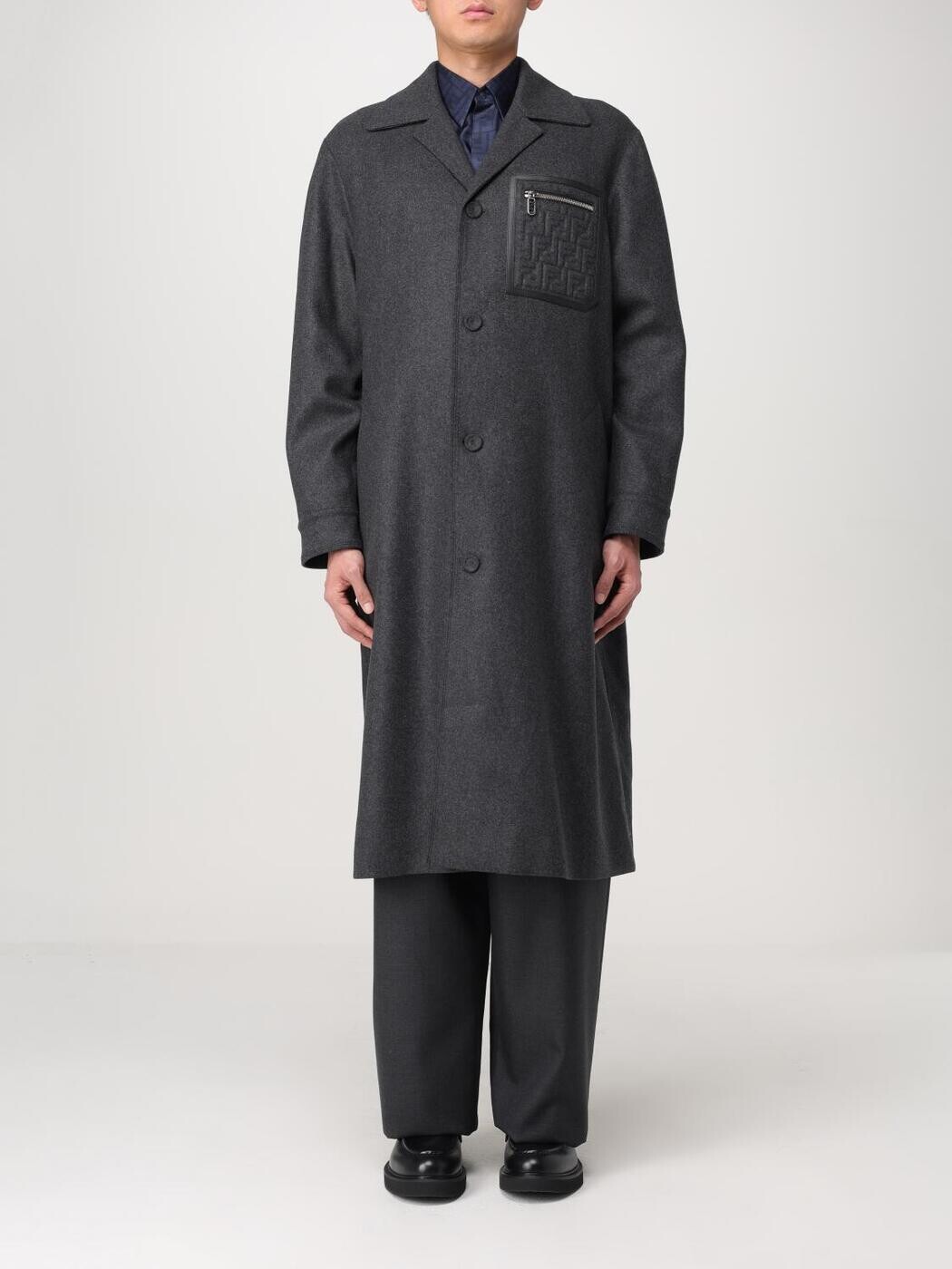 フェンディ FENDI トレンチ 厚地の外套 メンズ 薄墨色 Coats and Trench FF0822APOA 関税 貨物輸送無料 2025AW gi