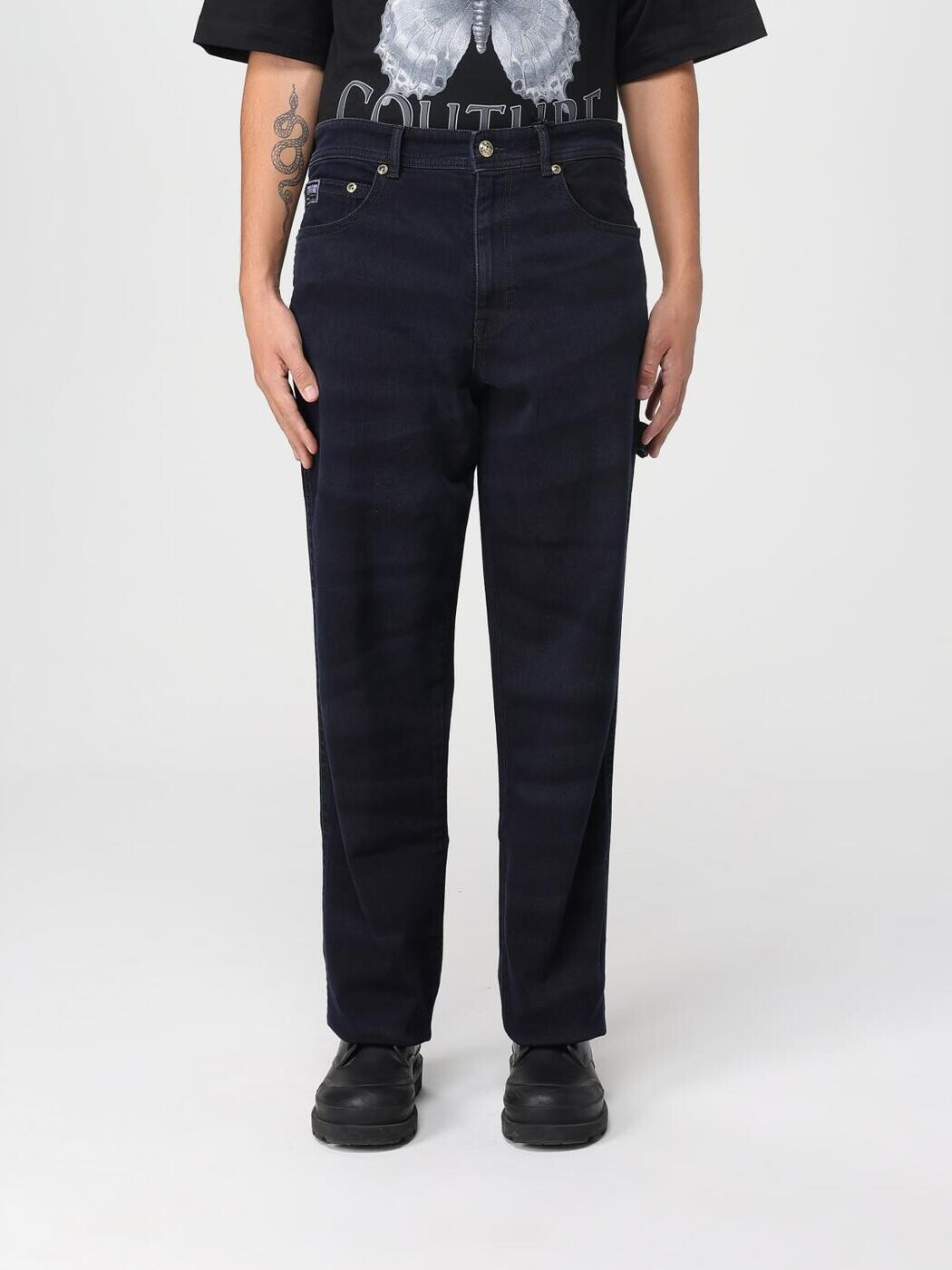 ヴェルサーチ ジーンズ クチュール VERSACE JEANS COUTURE デニム メンズ ネイビー Jeans 79GAB5R0DW108D28 Navy 関税 送料無料 2025AW gi｜BRANDSHOP「il Tesoro」