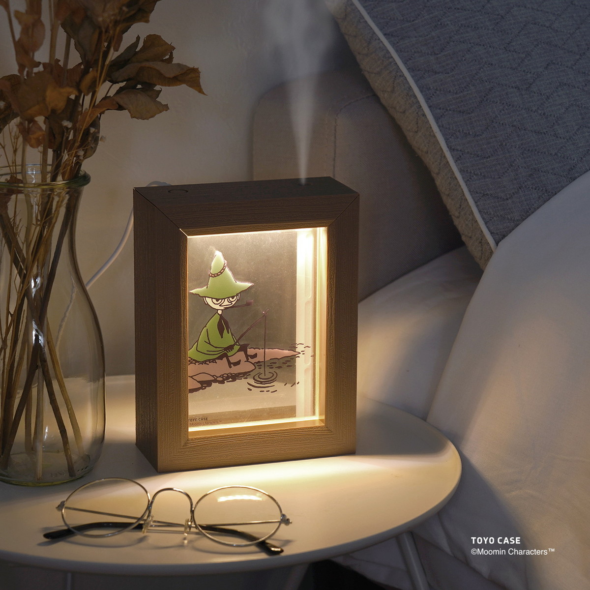 【東洋ケース公式】加湿器 HUMIDIFIER Frame フレーム ムーミンシリーズ ムーミン ニョロニョロ リトルミイ スナフキン 木目 飾れる クリアカード オリジナル イラスト お絵描き USB 給電 LED ライト 乾燥対策 冬アイテム プレゼント MOOMIN画像