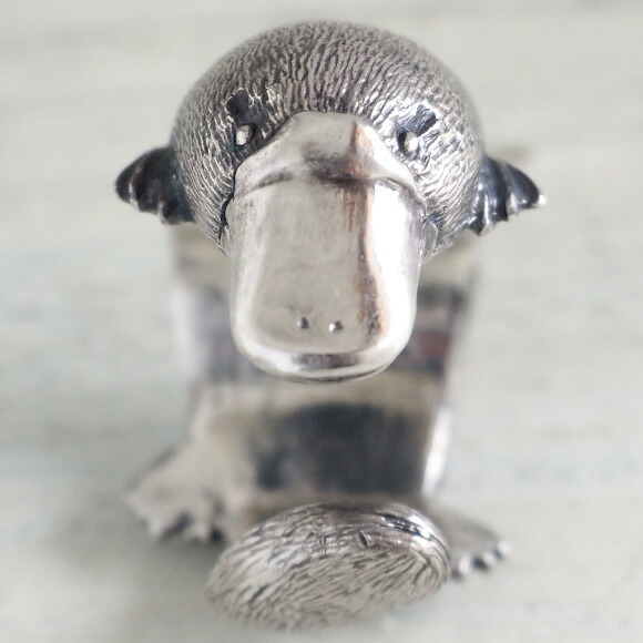 楽天市場 Marship マーシップ 手作りアクセサリー カモノハシのリング シルバー Ms K 1 アクセサリー作家 伊藤慧さん 鳥 動物モチーフの手作りアクセサリー ハンドメイドジュエリー かものはし ポケモンgoに出てきそう 個性的 ゆるかわ リアル アニマル 日本製