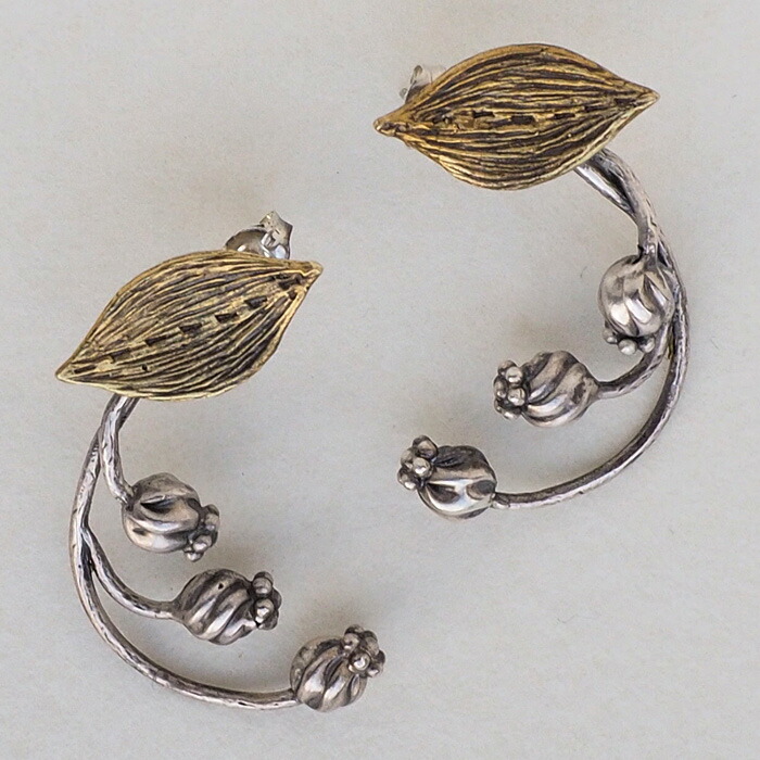 sasakihitomi（ササキヒトミ） すずらんピアス 真鍮＆シルバー 2個セット レディース [No-060] ピアス ジュエリー アクセサリー 手作り 大人 上品 シンプル きれいめ 小ぶり かわいい 可愛い おしゃれ オシャレ 誕生日 プレゼント クリスマス ギフト 贈り物 女性 レディース