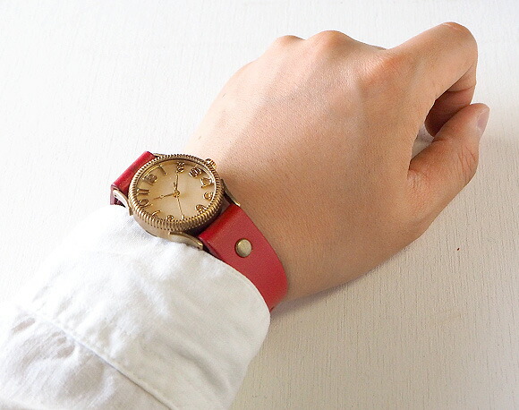 文字盤の木製パーツが選べます Vie ヴィー 手作り腕時計 Zig Zag Edge ジグザグエッジ Mサイズ Wb 056m ハンドメイド ウォッチ ハンドメイド腕時計 メンズ レディース アンティーク調 アンティーク調 栃木レザー 本革ベルト 滋賀 大津 木製文字盤 日本製 Kanal9tv Com