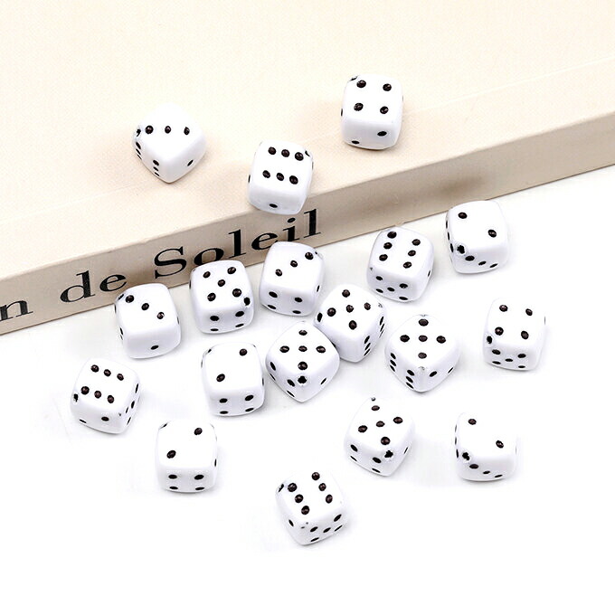 キューブ ビーズ80個 楽天市場】アクリルビーズ サイコロ キューブ型 通し穴あり 8×8mm（20