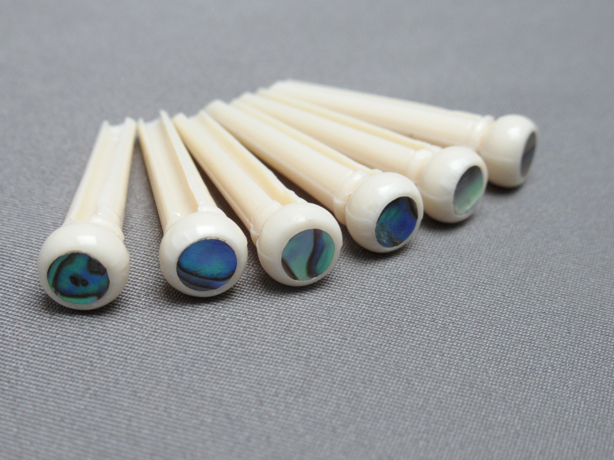 YAMAHA LL16D 黒ピックガードとアバロンブリッジピン YAMAHA LL16D 黒