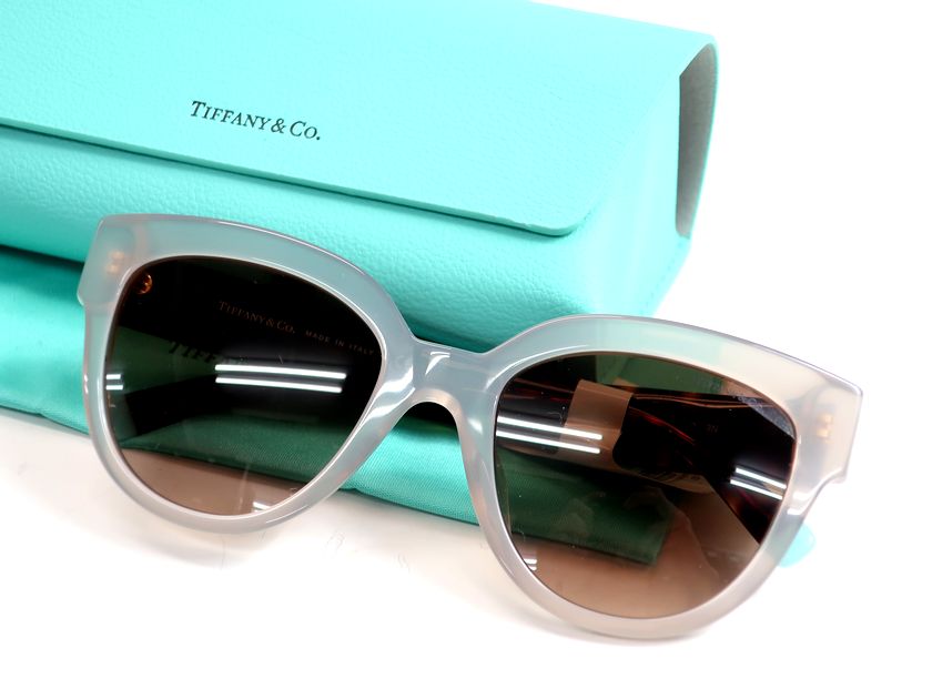 Tiffany & Co. キャッツアイ ティファニーブルー サングラス Tiffany & Co. キャッツアイ ティファニーブルー サングラス