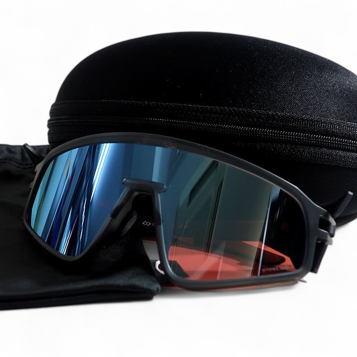 【中古】【新古品・未使用品】OAKLEY オークリー Latch Panel prizm black ラッチ シールドレンズデザイン 偏光レンズ サングラス OO9404-1235 定価3.5万 マットクリアブラック 126▲077▼50611k02｜FASHION SELECT SHOP クローラー