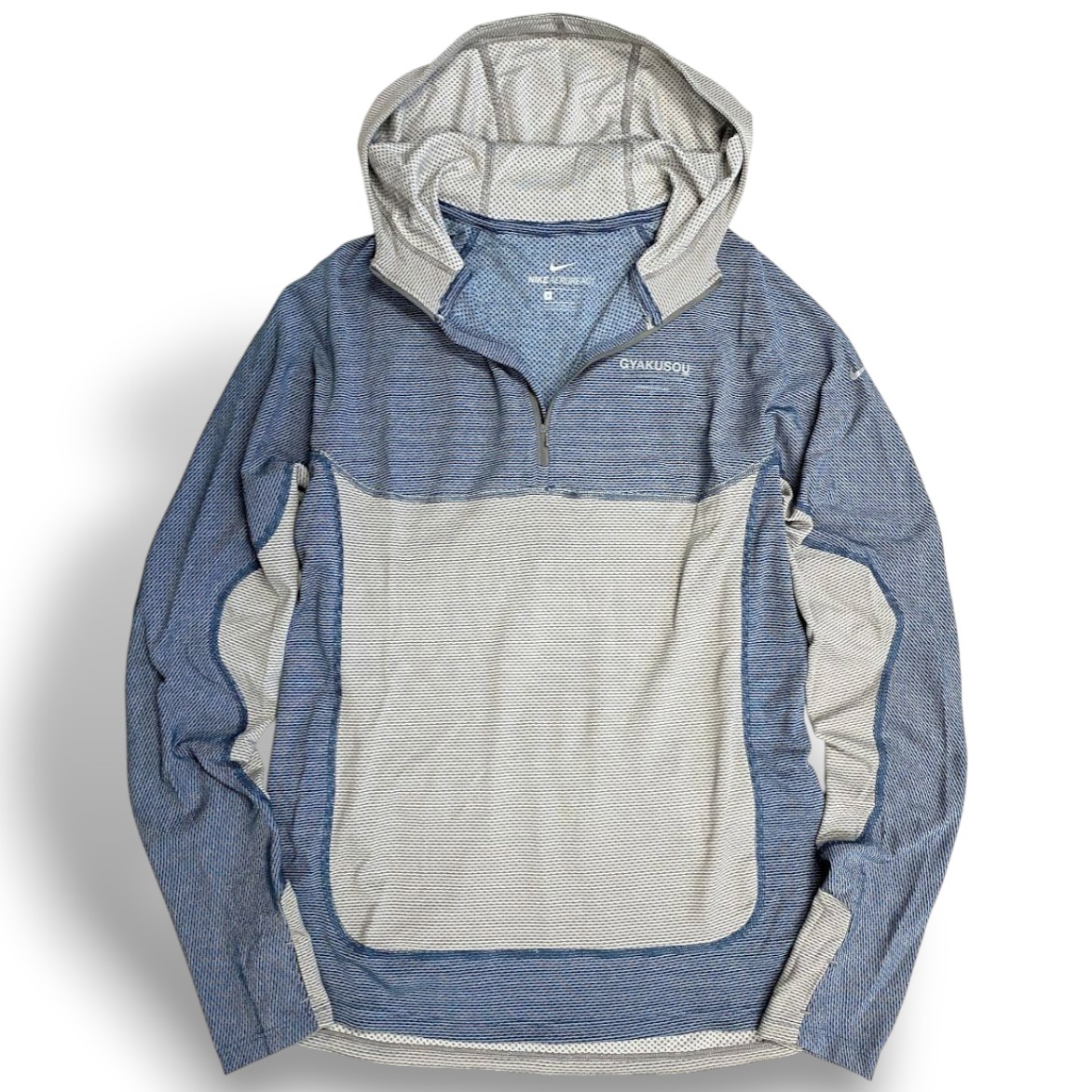 【中古】【新古品・未当て嵌める品】NIKE LAB ナイキ UNDER COVER アンダー押しかぶせる GYAKUSOU ギャクソウ エアロリアクト 1/2 フーディ ハーフジップ フーディ パーカー 駈けっくら 形づくる 842788 青色×薄墨色 S ▲000▼60312m05