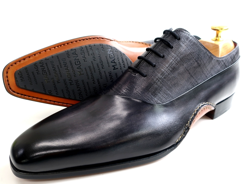 肌触りがいい MAGNANNI マグナーニ オパンケ製法 本革 内羽根 型押し