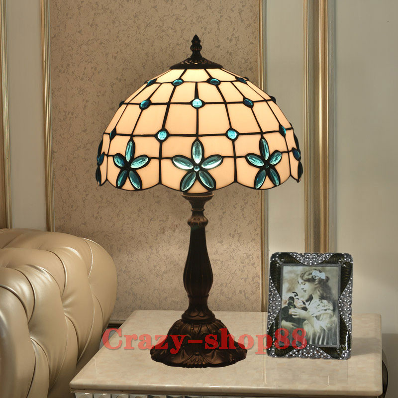 テーブルランプ ステンドグラスランプ ティファニーライト リビング レトロ 手作り照明器具 卓上照明 花柄スタンド ベッドライト 北欧 おしゃれ インテリア 装飾 アンティークカフェ風 テーブルライト 贈り物 癒しグッズ 雰囲気ランプ 田舎風スタンドライト 1灯 かわいい