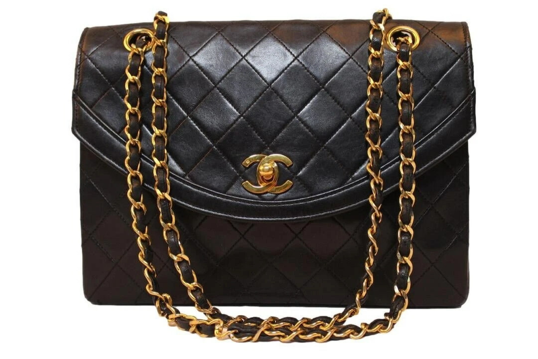 CHANEL シャネル マトラッセチェーンバッグ ブラック 大判 シルクスカーフ CHANEL シャネル マトラッセチェーンバッグ ブラック 大判