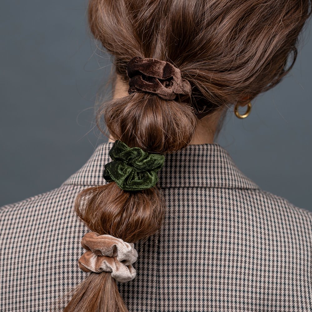 流行のアイテム ヘアゴム 大人っぽい おしゃれ ヘアアクセサリー 髪留め まとめ髪 パール ランダムパール 大人 華やか 黒 ブラック ベージュ 