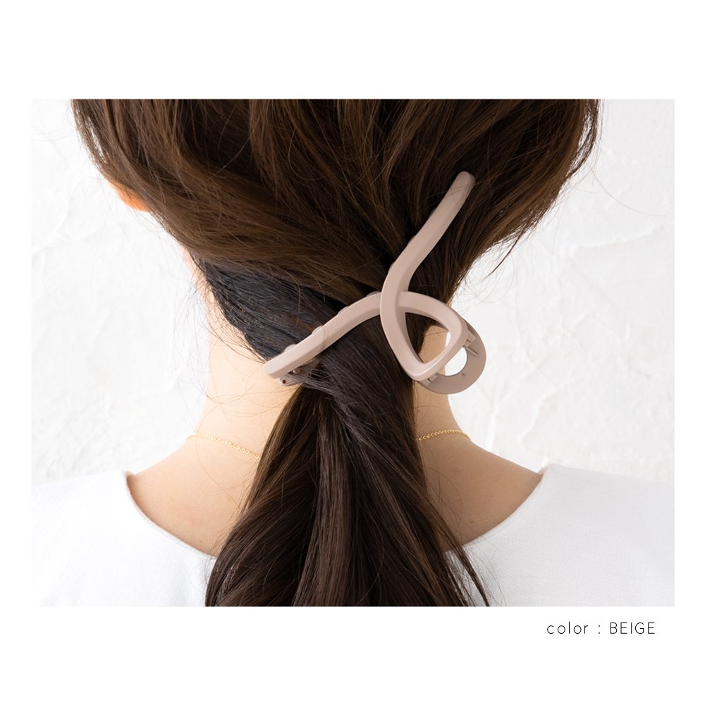 ♥️人気商品♥️スクエア シンプル ヘアクリップ カーキ 髪留め 韓国 バンス