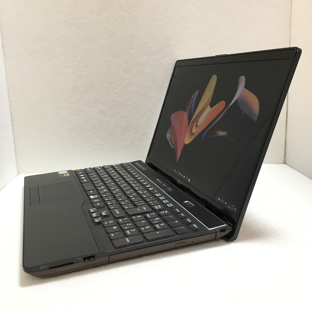 日本産】 富士通 FUJITSU LIFEBOOK WA3 B3 FMVWB3A37B Core I7 8565U