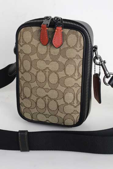 美品 必要経費\\37,400 コーチ職 COACH スタントン 差し交わす上半身 書き判 ジャカード ショルダーバッグ 鞄 うしろ側 本革 【古着】【中古】【メンズ】【レディース】成人男性 成人女性 アメカジ 今めかしい オシャレ CH097