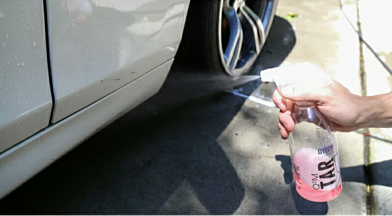 日本正規品 送料無料 6 15はp2倍 Gyeon ジーオン Q2m Ta400 Tar タール 4000ml タールや粘土質の汚れを 綺麗にする 車 洗車用品