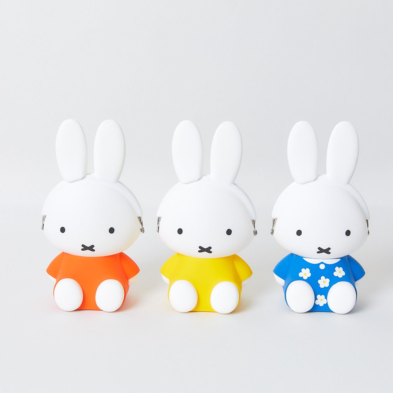 楽天市場 5 オフクーポン マラソン期間限定 Miffy ミッフィー ミニポーチ Mini Pochi シリコンポーチ がま口 小物入れ がまぐち キーホルダー 小物入れ ピルケース お手入れ楽々 かわいい おしゃれ キャラクター シンプル クロスマルシェ楽天市場店