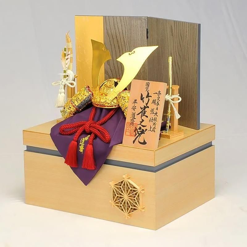 五月人形　兜収納飾り　平安道齋作 10号国宝模写 一閑張竹雀之兜収納飾り 5-53-271　伝統の工芸品