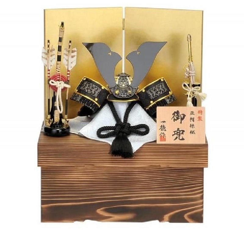 五月人形 兜収納飾り 一徳作 8号金白鉢黒桜小札黒糸兜収納飾り 5-70-072 伝統の工芸品