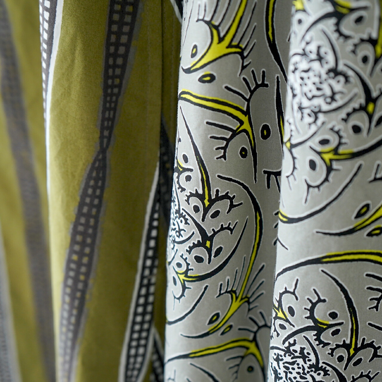 Le Glazik バティック柄のミニマムワンピース グラジック ル 21春夏 ルグラジック ポイント10倍 ワンピース フリーサイズ Le レディース ノースリーブ Glazik 夏の日差しと良く似合う ワンピース 21春夏 プリント 総柄 Aライン ポケット付 グリーン グレー