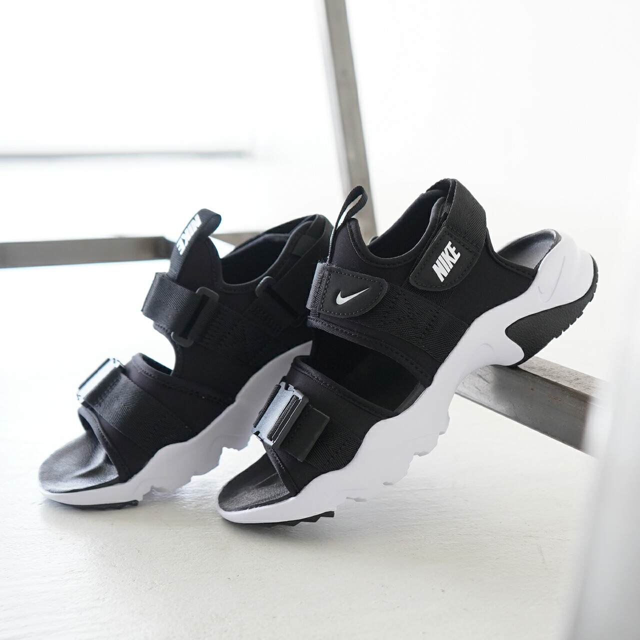 楽天市場 ナイキ キャニオン サンダル レディース Nike スポーツサンダル スニーカー 黒 ブラック 22 0cm 25 0cm 21春夏 Cv5515 Canyon Sandal 送料無料 0423 Crouka クローカ