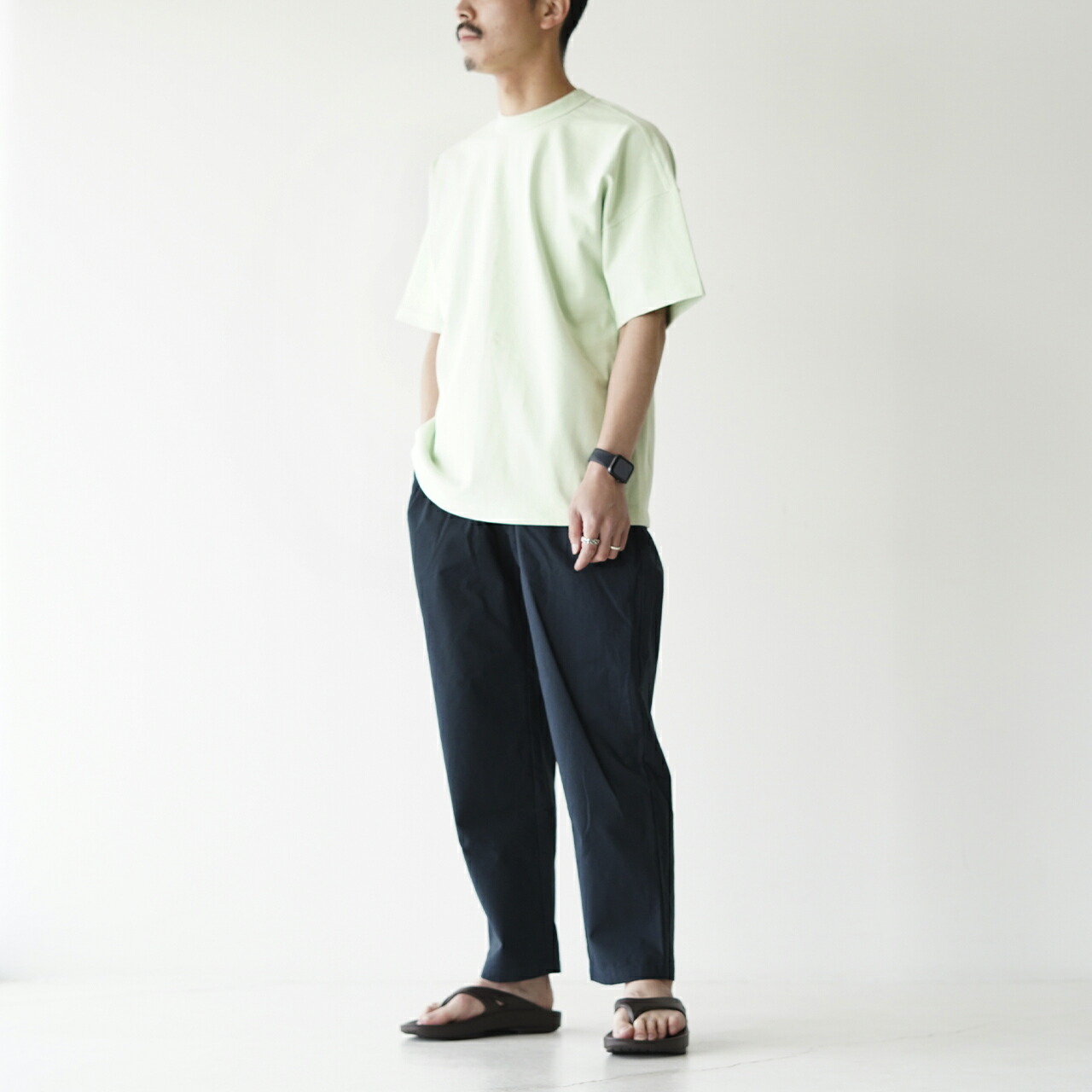 Soglia スウェット ソリア メンズ Tシャツ カットソー トレーナー 21春夏 肉厚で様になる日本製の半そでスウェットtシャツ ブラウン プルオーバー 2サイズ展開 メンズ ソリア 半袖 無地 クルーネック ドロップショルダー ホワイト グリーン ブラック グレー 2サイズ展開