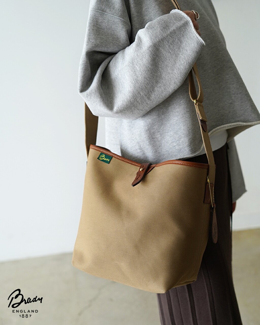 バッグ Unisex ブレディ Brady アッシュダウン ミディアム ショルダーバッグ 英国製 レディース メンズ ASHDOWN MEDIUM【クーポン対象外】 0127【レビュー企画対象】|Crouka/クローカ