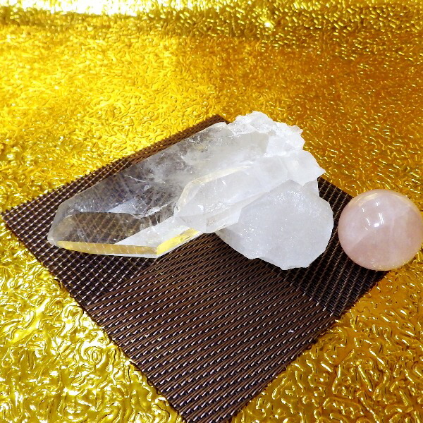 【プレミアクラス】水晶原石クラスター 小型サイズ（重さ143g 高さ約5.5cm 横幅約8.5cm 奥行約3.8cm ブラジル産）【台座なし】完全天然石 写真現品販売