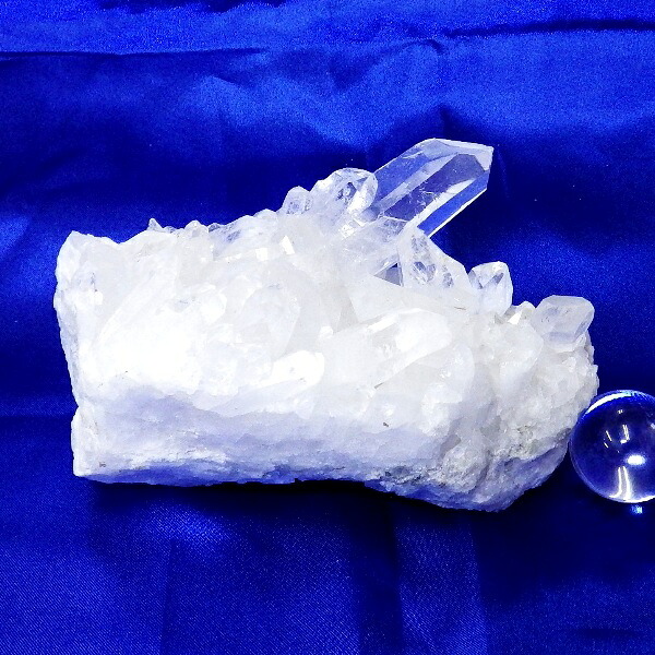 【Ｂクラス】水晶原石クラスター 大型サイズ（重さ584g 高さ約6.5cm 横幅約13cm 奥行約8.5cm ブラジル産 完全天然石 写真現品販売）