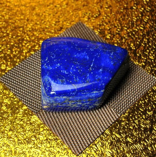 ラピスラズリ　球体　蛍光鉱物　直径約8.5cm重さ約900g ハート　天然石 激レア 蛍光ラピスラズリ 濃色ブルーカラー 蛍光ラピスラズリ 青金石