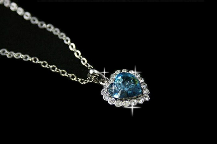 【送料無料】 ■PrincessSwarovski■ スワロフスキー ネックレス （ブルー）SWA-N111