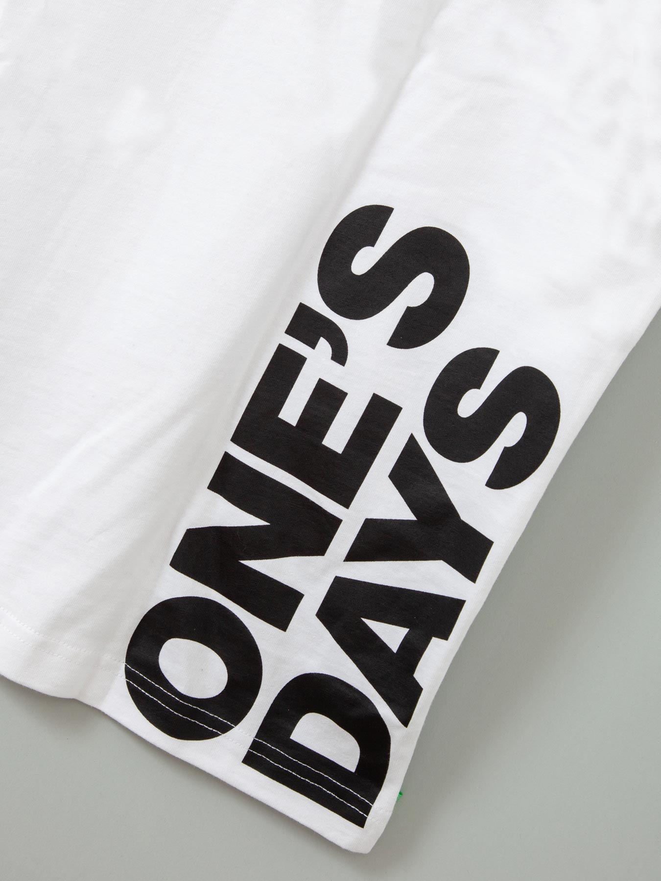 楽天市場 B One Soul Bigロゴ プリント Tシャツ ティーシャツ 半袖tシャツ ロゴt 通販 夏 夏服 メンズ 白 ホワイト 黒 ブラック 緑 グリーン ミックス M L Xl Ll 2l 大きいサイズ 大きめ ゆったり 人気 おすすめ おしゃれ かっこいい