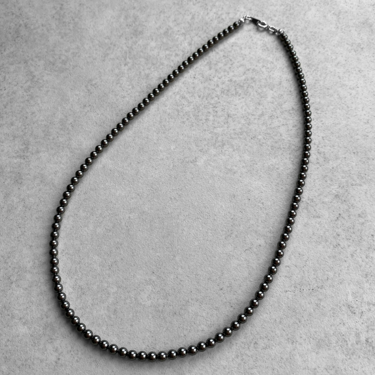 楽天市場 6mm ブラック パールネックレス メンズ アクセサリー ４５センチ 送料無料 流行 おしゃれ ワンポイント 日本製 プレゼントに 留め具ゴールド レディース ストリート カジュアル ファッション アイテム 黒 Ctbshop 楽天市場店