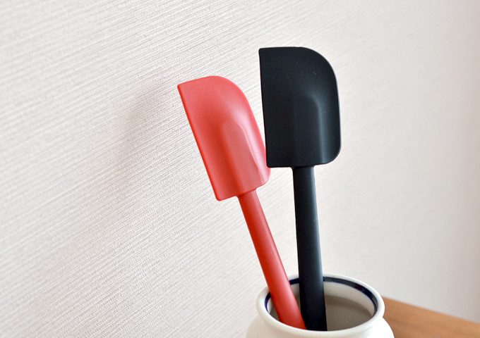 ヘラ シリコン スパチュラ Viv ヴィヴ キッチンツールシリーズ クッチーナ 送料無料 最も へら お菓子作り おしゃれ 製菓道具 キッチン 道具 かわいい ギフト ゆうパケットok 食洗器対応 調理器具 料理