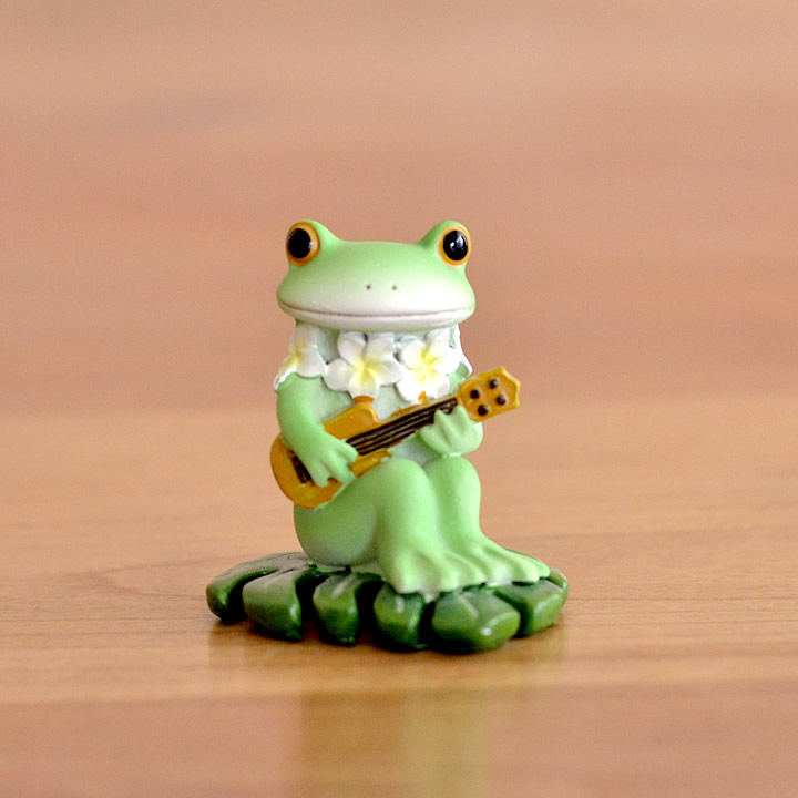 楽天市場】カエル 置き物 三輪自動車に乗るカエル Copeau コポー