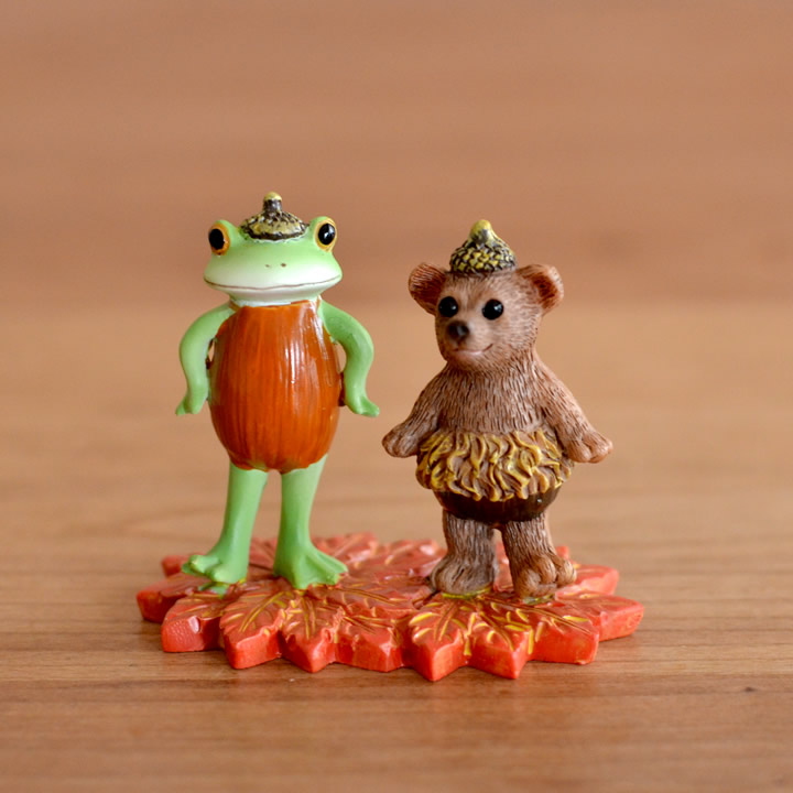 カエル 置物 ドングリーズ Copeau コポー クッチーナ カエル 雑貨 カエル グッズ オーナメント フィギュア かえる かわいい 雑貨 秋 どんぐり くま 玄関 リビング オフィス デスク 癒し ギフト プレゼント 贈り物 Korkmazmauritius Com