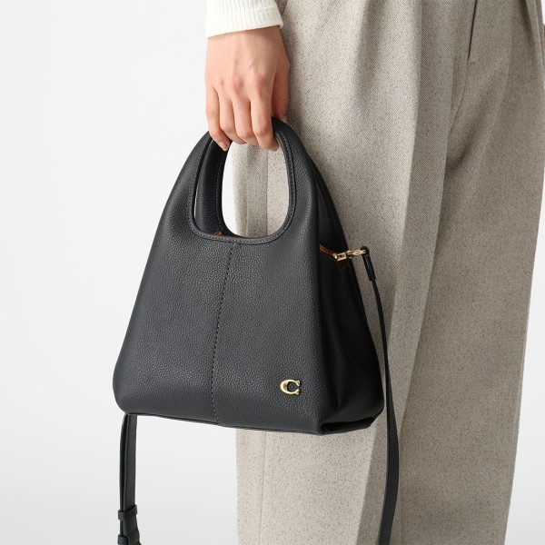 未使用級✨COACH ショルダーバック ベケット 2way ブラック A4収納 コーチ COACH バッグ 2WAY ハンドバッグ ショルダーバッグ 肩掛け