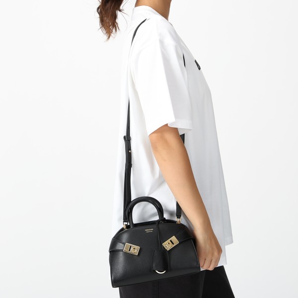 楽天市場】フェラガモ ハンドバッグ ワンダ ミニバッグ ブラック