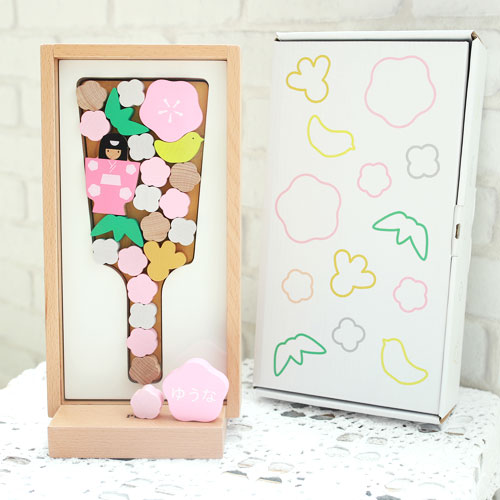 プーカの羽子板 PUCA 節句飾り 赤ちゃん ベビー キッズ 名入れ パーツ付き プーカのはごいた 紙風船付 Puca 桃の節句 正月飾り 初正月 羽子板 お祝い 羽子板飾り 厄除け 木製 積み木 かわいい 名入れ