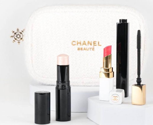 CHANEL 2024 ホリデー コフレ　シャネル エッセンシャル ケアセット ≪新品≫シャネル 2024年 限定 クリスマスコフレ エッセンシャル