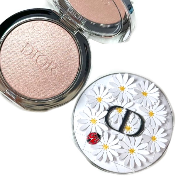 DIOR クリスチャンディオール ひと肌 フォーエヴァー グロウ ルミナイザー  003 サン-キスド 押さえる ご機嫌点火装置 御花 デイジー ラッキーチャーム てんとう虫  シーディー-forever-26sp見どころチーク コンパクトビューティかざり付ける品コスメメイクDaisy 素っぽんぽん ブロンズ グロウ 032