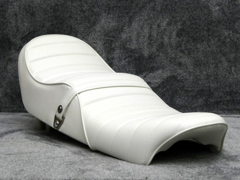 ＧＳ４００　白 レザー　タックロール　シート/ホワイト あんこ抜き 白皮 楽天市場】GS400 白皮 チョビ三シート / タックロールシート