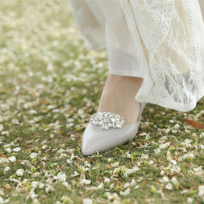 定番 即納 シルバー シューズクリップ シューズパーツ シューズアクセサリー クリップ パンプス 結婚式 ビジュー ウェディング ウエディング ブライダル 花嫁 靴クリップ 靴チャーム ビジュークリップ パンプスクリップ 靴飾り クリスタルストーン 2個1組 キラキラ 定番 即納 シルバー シューズクリップ シューズパーツ シューズアクセサリー クリップ パンプス 結婚式 ビジュー ウェディング ウエディング ブライダル 花嫁 靴クリップ 靴チャーム ビジュークリップ パンプスクリップ 靴飾り クリスタルストーン 2個1組 キラキラ