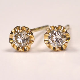 K18 ダイヤモンド0.2ct（SIクラス・鑑別書カード付） クラシカルフラワーピアス イエローゴールド｜キュートジュエリー