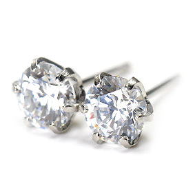 プラチナ・スーパーキュービックジルコニア スタッドピアス（5mm） 10,560円