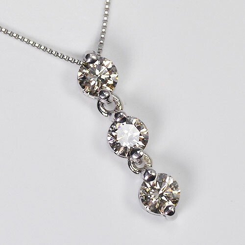 ダイヤモンド ネックレス プラチナ・ダイヤモンド0.5ct（VSクラス・H&C・鑑別書カード付） スリーストーンペンダント（ネックレス） 【トリロジー】【対応】