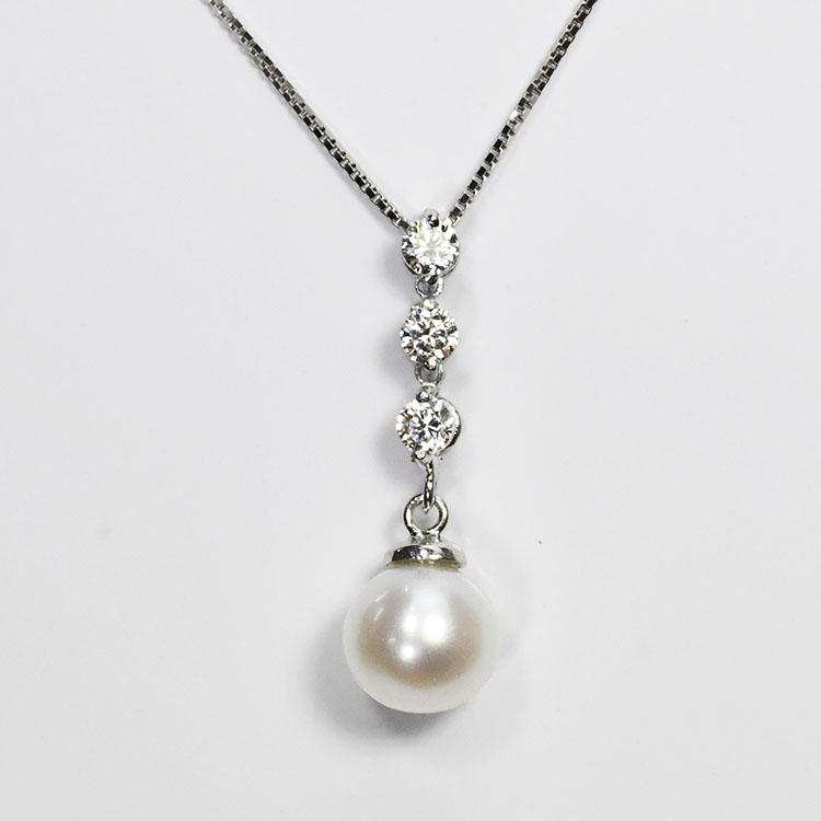 花珠真珠 7mm珠 ネックレス ダイヤモンド0.2ct アコヤ本真珠 スリーストーン 天然ダイヤモンド