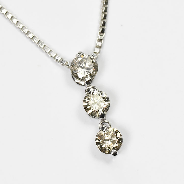 【侍ダイヤモンド】ダイヤモンド0.3ct スリーストーンネックレス H&C G～Iカラー VS～SIクラス プラチナカラー ダイヤモンドネックレス 「過去・現在・未来を表すトリプルダイヤ」 トリロジー｜キュートジュエリー 43,428円